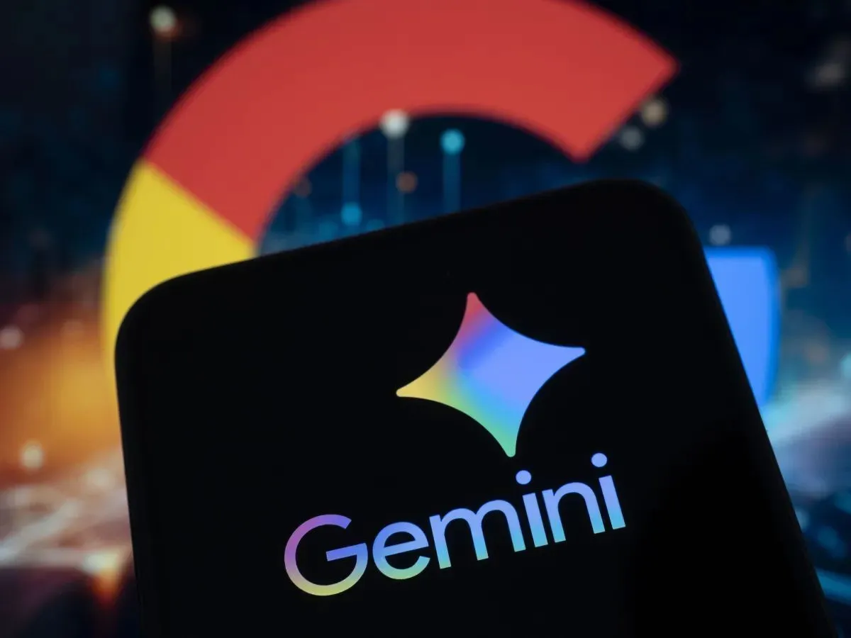🚀GOOGLE LANÇA GEMINI 4 ARGON E AUMENTA A DISPUTA PELA INTELIGÊNCIA ARTIFICIAL

O Google anunciou o Gemini 4 Argon, seu novo modelo de inteligência artificial voltado para empresas e desenvolvedores, com foco em tarefas complexas que envolvem programação, finanças, direito, ciência e segurança cibernética.

💻 A novidade promete aumentar a produtividade de desenvolvedores e automatizar processos que exigem múltiplas etapas de raciocínio.

📈 Segundo o Google, equipes que utilizaram o modelo no projeto Antigravity aumentaram em mais de 35% o envio de código para agentes de programação.

🌎 O lançamento reforça a disputa com OpenAI e Anthropic pela liderança no mercado de IA, especialmente no setor empresarial.

💰 A API chega com preços iniciais de US$ 2 por milhão de tokens de entrada e US$ 10 por milhão de tokens de saída.

**A inteligência artificial está evoluindo rapidamente e transformando a maneira como empresas e profissionais trabalham. A pergunta é: quem vai liderar essa nova fase da tecnologia?**

#InteligenciaArtificial #Google #Gemini #Gemini4Argon #Tecnologia #Inovacao #IA #DesenvolvimentoDeSoftware
